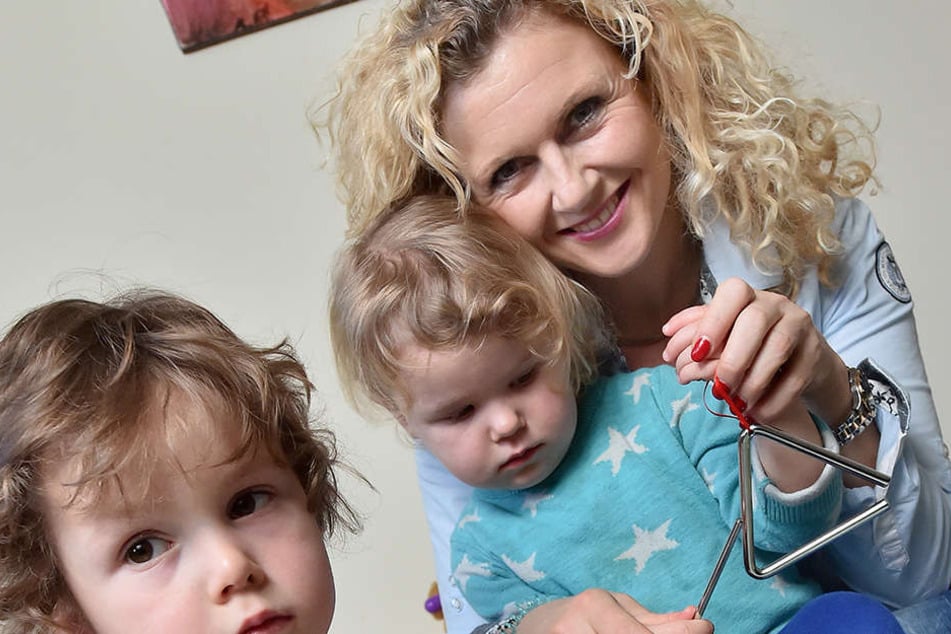 Schlagersängerin Silke Fischer (42) musiziert im Mutter- und Kindheim in Rodewisch für benachteiligte Kinder.