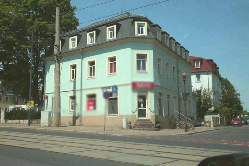 Im Keller dieses Hauses auf der Williamsstraße wurden die Waffen entdeckt.