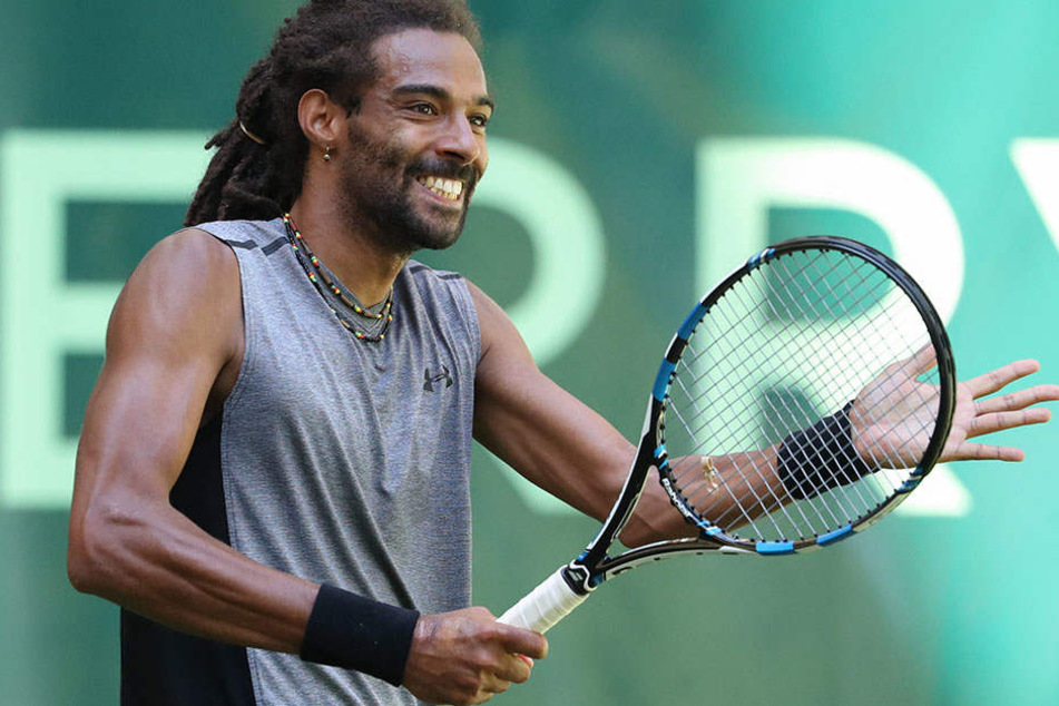 Dustin Brown (32) ist als zweiter Deutscher ins Achtelfinale bei den Gerry Weber Open eingezogen.