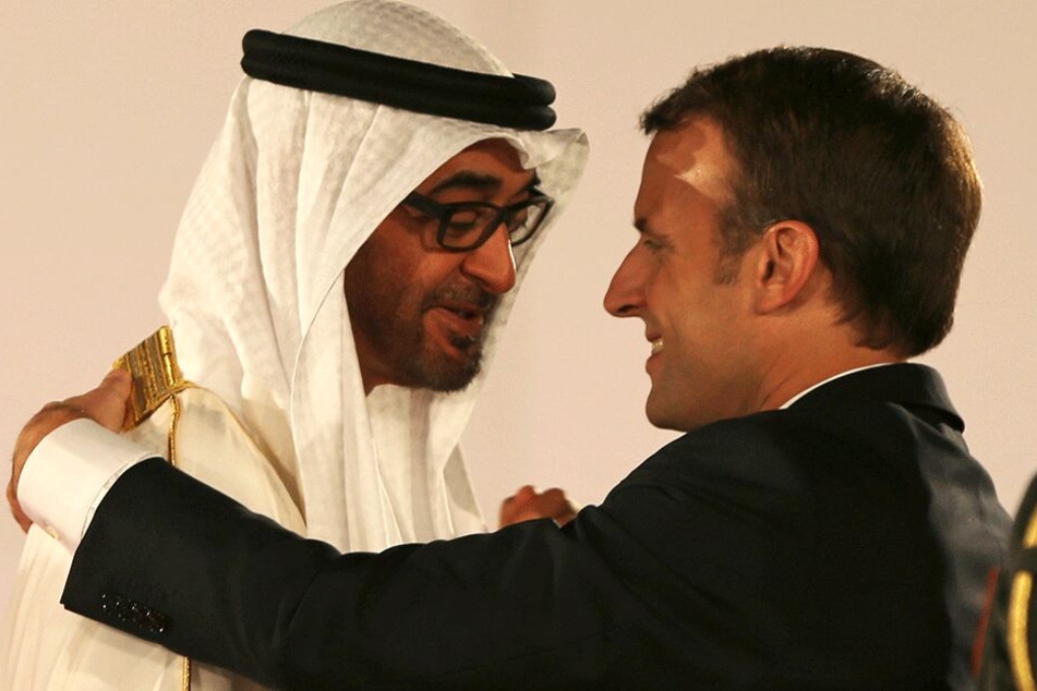 Scheich Muhammad bin Zayid Al Nahyan (58) half der Familie. Hier zu sehen im November 2018 bei einem Treffen mit dem französischen Präsidenten Emmanuel Macron (41).