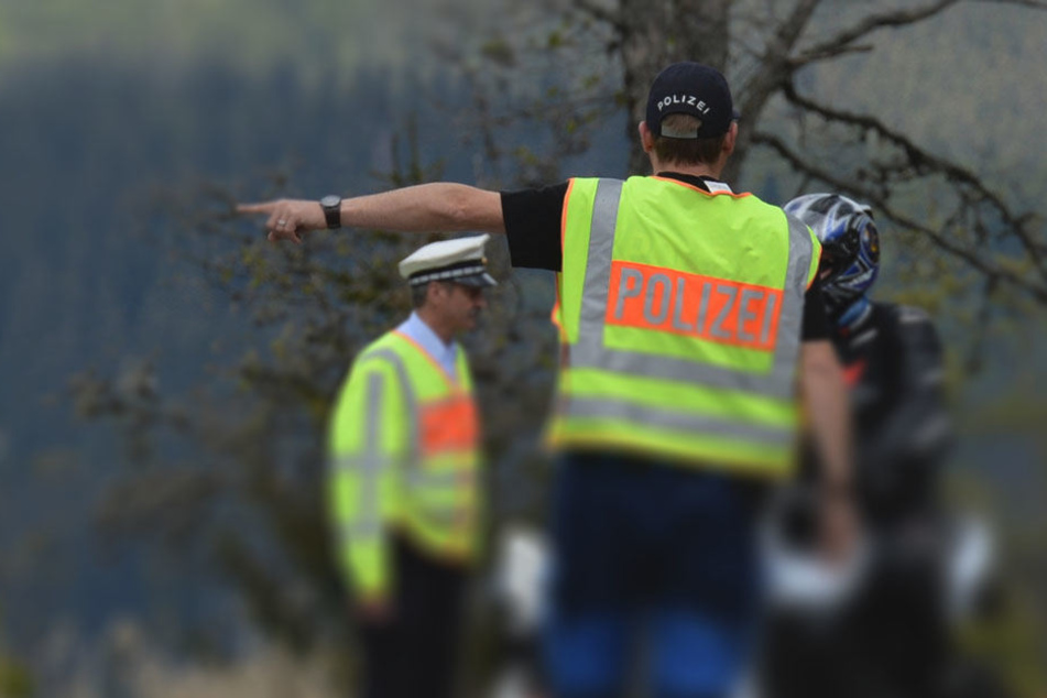 Der Polizei fiel zunächst gar nicht auf, dass sie einen Zehnjährigen auf einem Motorrad vor sich hat. (Symbolbild)