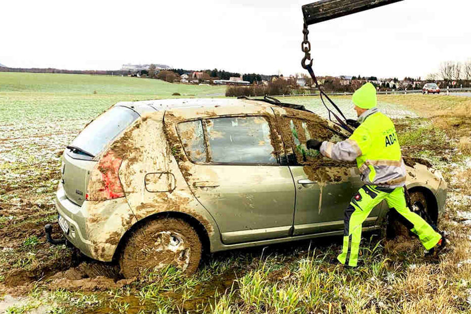 Der völlig verdreckte Wagen musste vom ADAC geborgen werden.