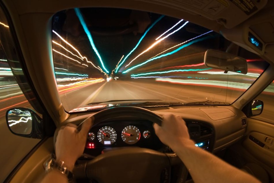 Die nächtliche Verfolgungsjagd auf der Autobahn ging für den flüchtigen Dieb bitter zuende.