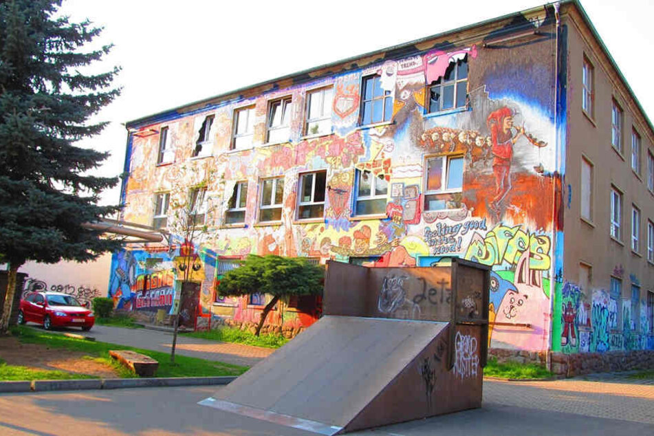 Im Jugendhaus Roßwein wird seit Monaten fleißig gebaut und gewerkelt, doch es fehlt noch immer an Geld.