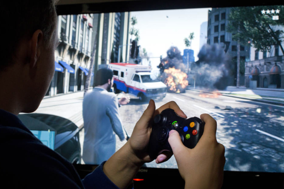 Anstatt die Polizei zu verständigen, zockte der Gamer lieber weiter GTA. (Symbolbild)