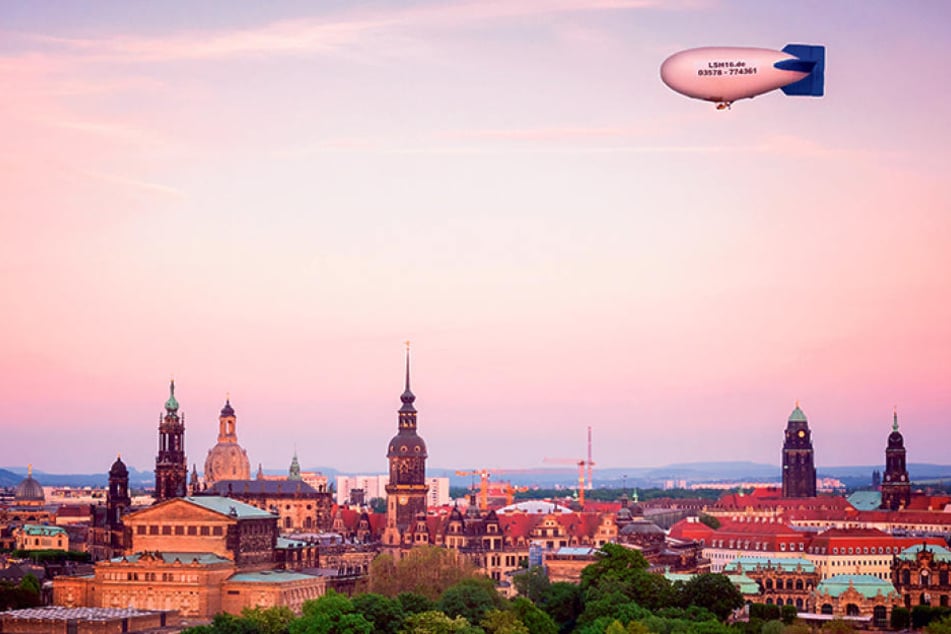 Das erste Mal konnten Passagiere den Sonnenuntergang über Dresden aus einem
Zeppelin erleben.