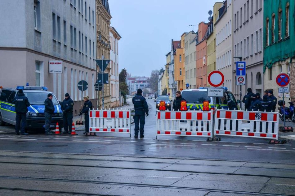 Polizeisperre für die Räumung der "Hasi".