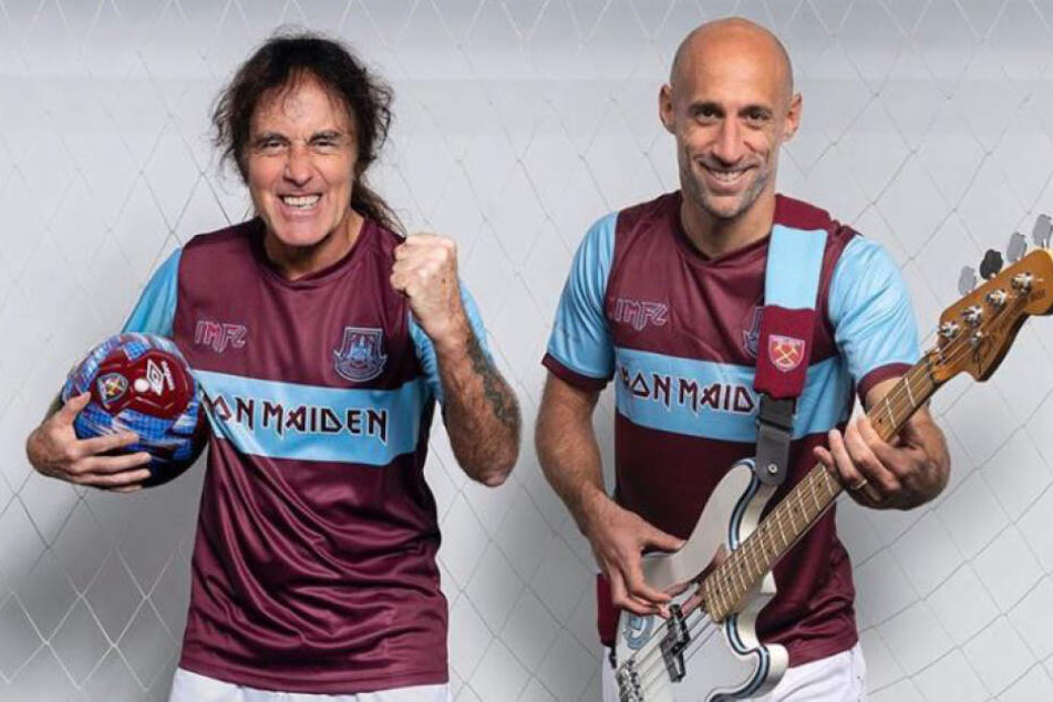 Iron Maiden zeigt sich stolz im neu designeten Trikot.