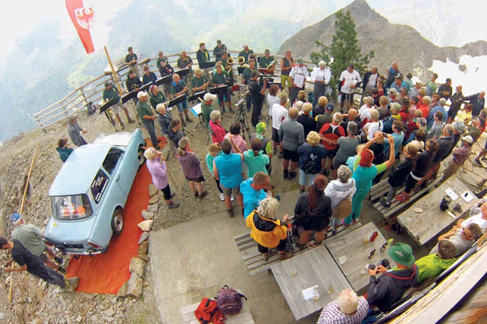 Das Jugendblasorchester Zwickau begrüßte die Gäste auf dem Plateau der Zwickauer Hütte.
