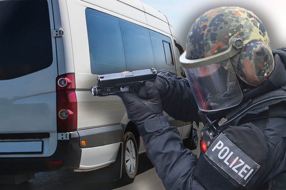 Ein Sondereinsatzkommande der Polizei überwältigte den Bus-Entführer in Höxter.
