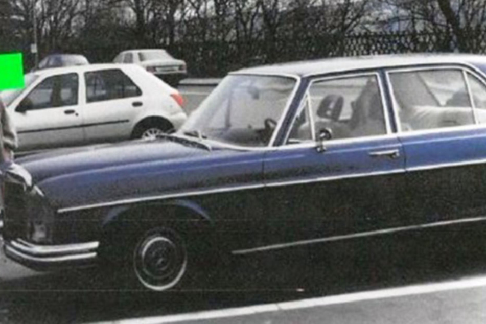 Die Diebe klauten diesen historischen Oldtimer.