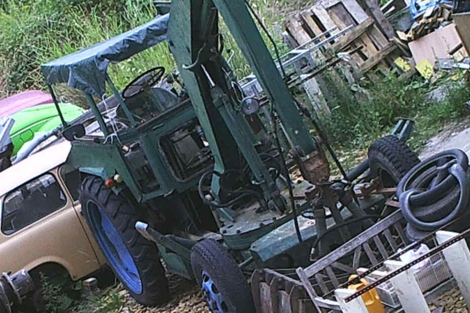 Der Schwankkran, Modell T-157/1, stand auf einer Industriebrache in Leipzig-Liebertwolkwitz.