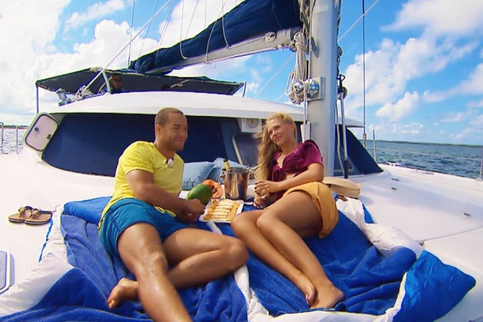 Andrej und Vanessa fuhren mit einem Katamaran aufs offene Meer hinaus.