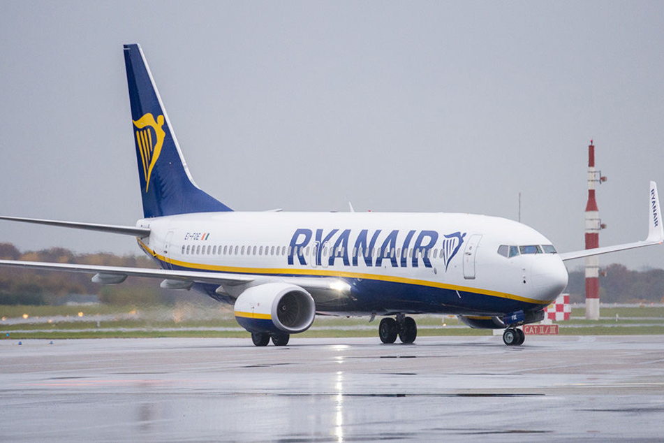 Die Airline "Ryanair" muss sich an das Nachtflugverbot halten und die verspäteten Landungen eliminieren.