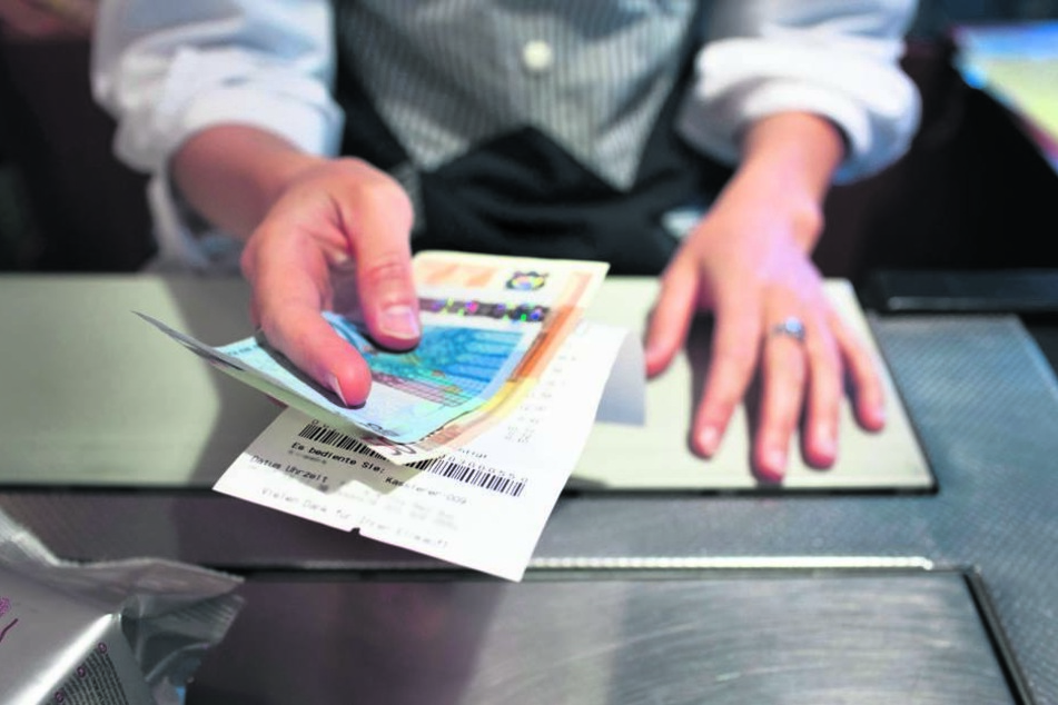 Stütze auszahlen an der Supermarkt-Kasse - nach Ansicht von Sozialverbänden könnte das zu einer Stigmatisierung der Leistungsempfänger führen.