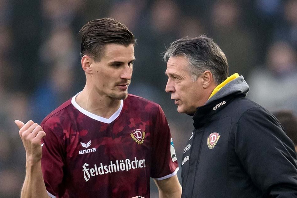Gewonnen, aber Trainer Uwe Neuhaus (r., mit Stefan Kutschke) musste sich in der Schlussphase der Bielefeld-Partie mehrfach die Haare raufen.