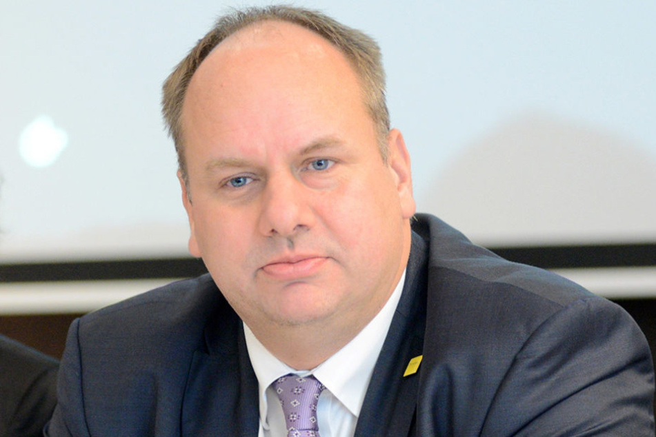Oberbürgermeister Dirk Hilbert (45, FDP) warb vergeblich für die Freigabe der
Gelder durch den Stadtrat.