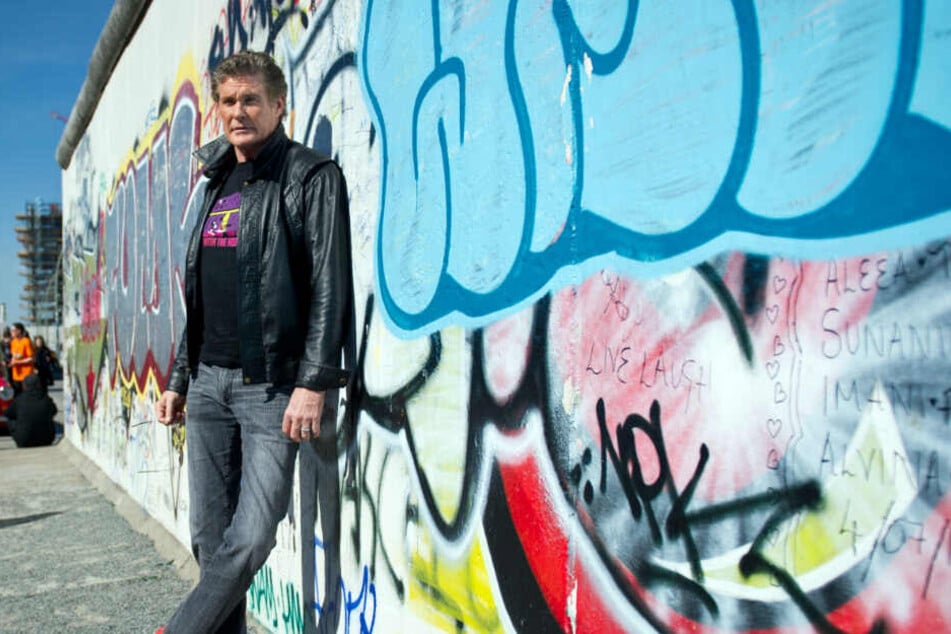 David Hasselhoff bei einem Besuch an der East Side Gallery.