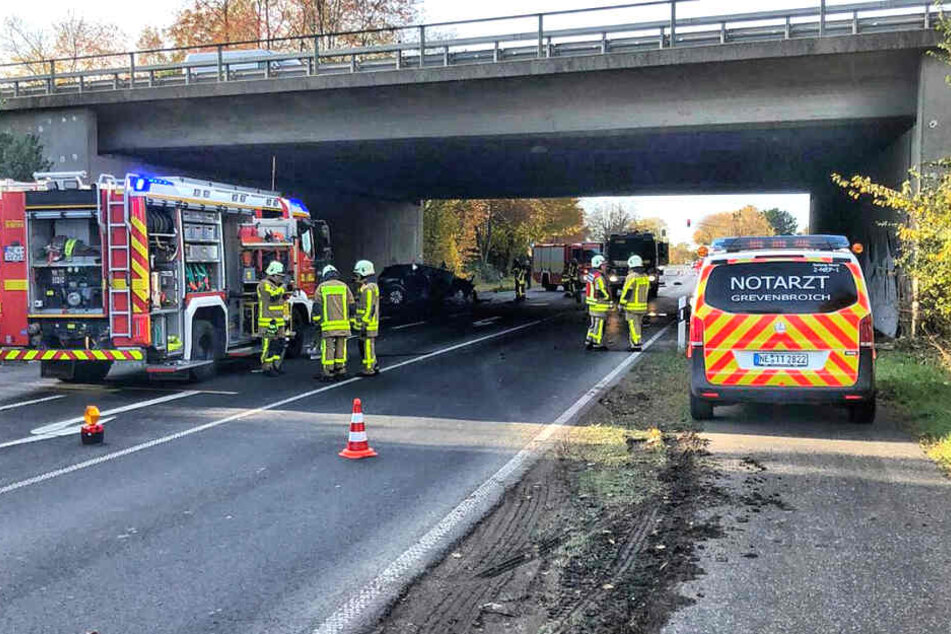 Mehrere Stunden war die Feuerwehr mit Aufräumarbeiten beschäftigt.