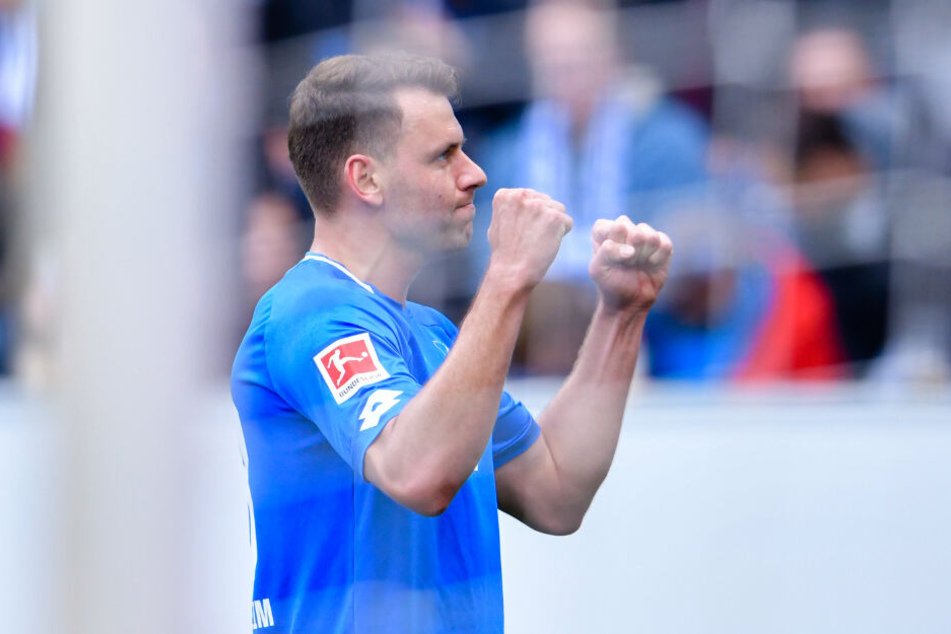 Hoffenheims Stürmer Ádám Szalai bejubelt den 1:0-Führungstreffer in der 9. Spielminute.