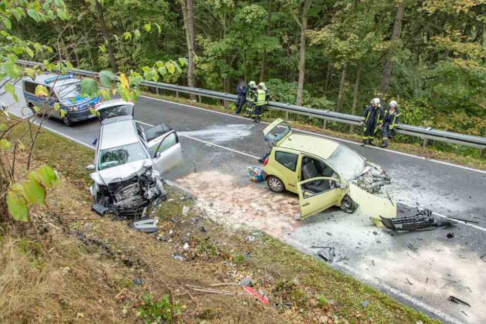 Ein Citroen krachte in Mildenau frontal in den Gegenverkehr.