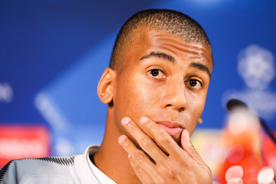 Zum verspäteten Flug nach Porto und dem Geheimtraining in Leipzig sagte Abwehrspieler Bernardo: "Wir brauchen kein Training im Stadion!"