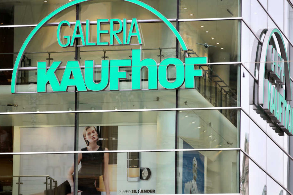 400 Kölner Kaufhof-Mitarbeiter müssen bei Kaufhof gehen.
