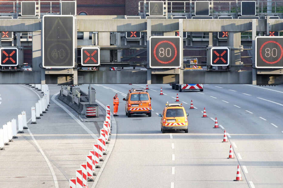 Im Februar soll der Elbtunnel wie auf diesem Archivbild voll gesperrt werden.