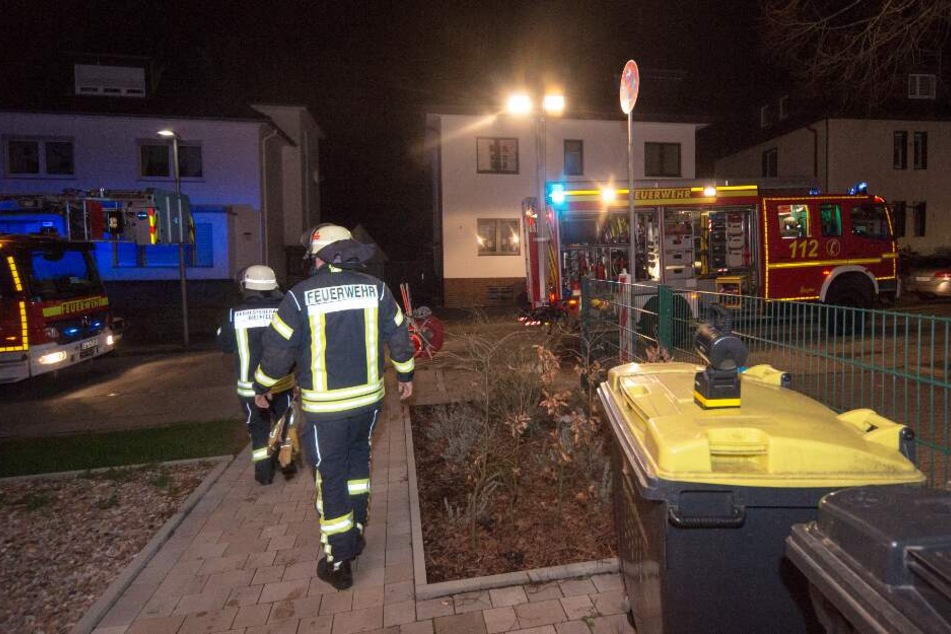Nachbarn informierten die Feuerwehr über den Brand.
