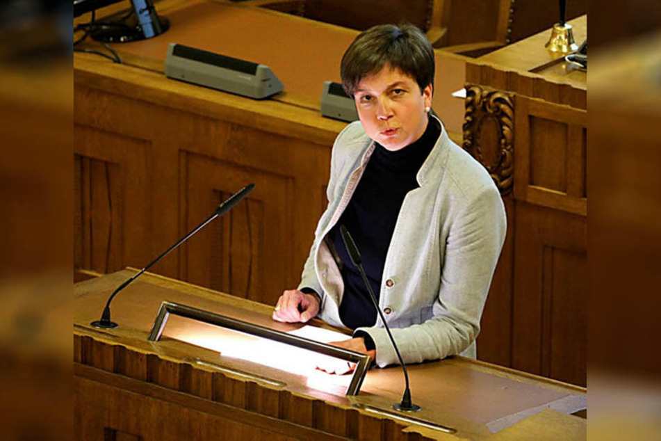 Verbindliche Regeln, um das Alter von jungen Flüchtlingen zu bestimmen, fordert Stadträtin Almut Patt (49, CDU).