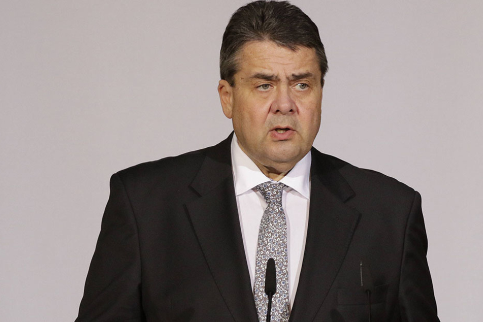 Macht zwei Schritte rückwärts: Sigmar Gabriel (57, SPD).