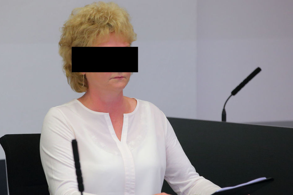 Angeklagt wegen Verfolgung Unschuldiger: Ex-Geheimdienstlerin Simone H. (58).
