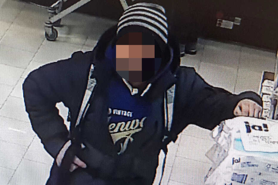 Die Polizei konnte den Tatverdächtigen nach Zeugenhinweisen ermitteln.