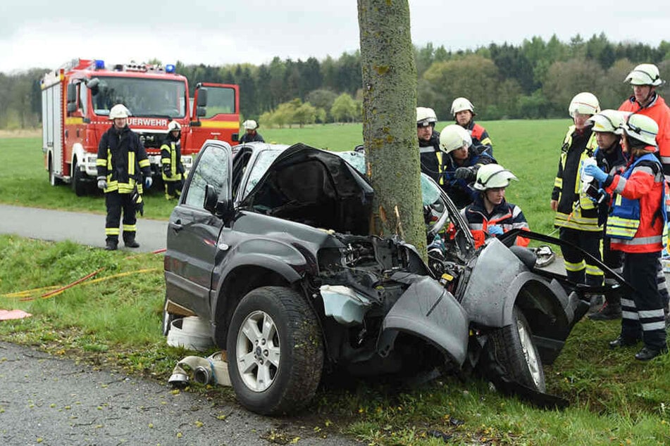 Der Ford Maverick wurde bei dem Crash komplett zerstört.