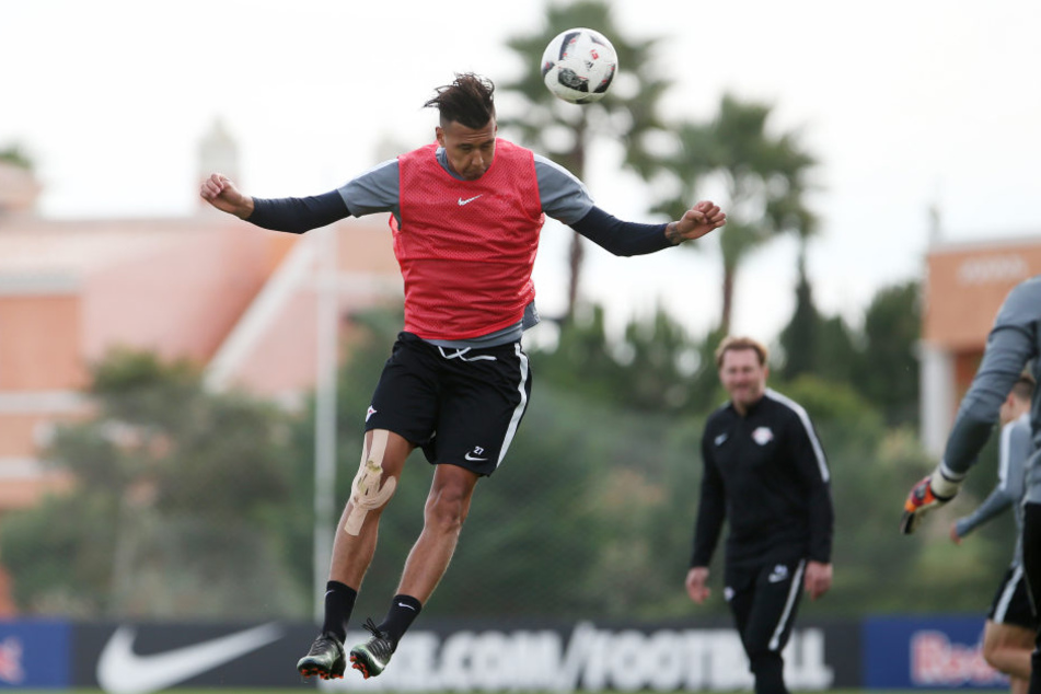 Davie Selke hat sich schon im Trainingslager in Portugal voll reingehauen.