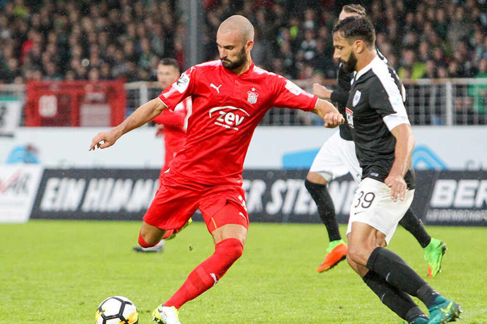 Nico Antonitsch (l.) räumte in Münster hinten konsequent ab.