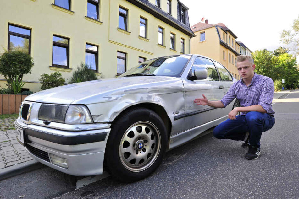 Moritz Delwig (18) ist sauer: Ein Rowdy hat seinen geliebten BMW kaputt
gefahren, ist einfach abgehauen.
