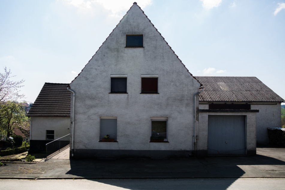 Von außen wirkt das Haus auf den ersten Blick recht unscheinbar.