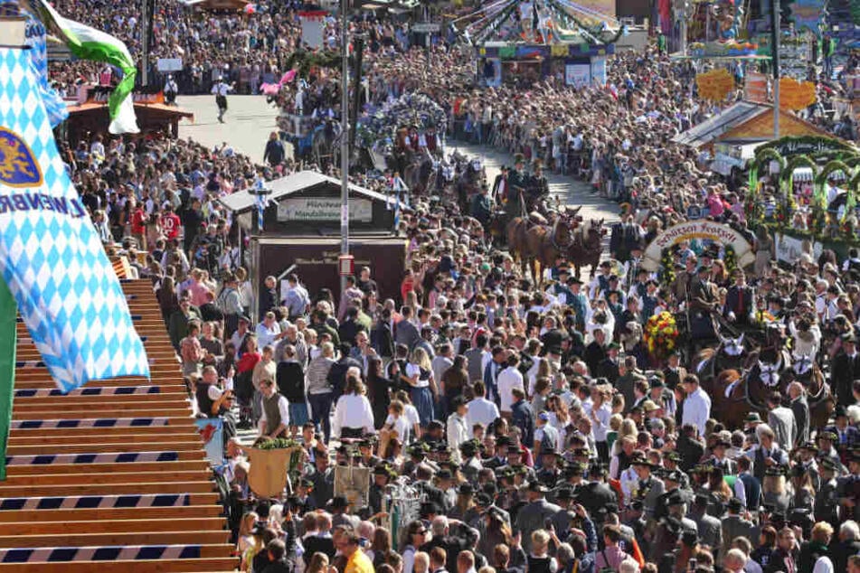 In München ist es auf dem Oktoberfest zu einem schweren Unfall gekommen.