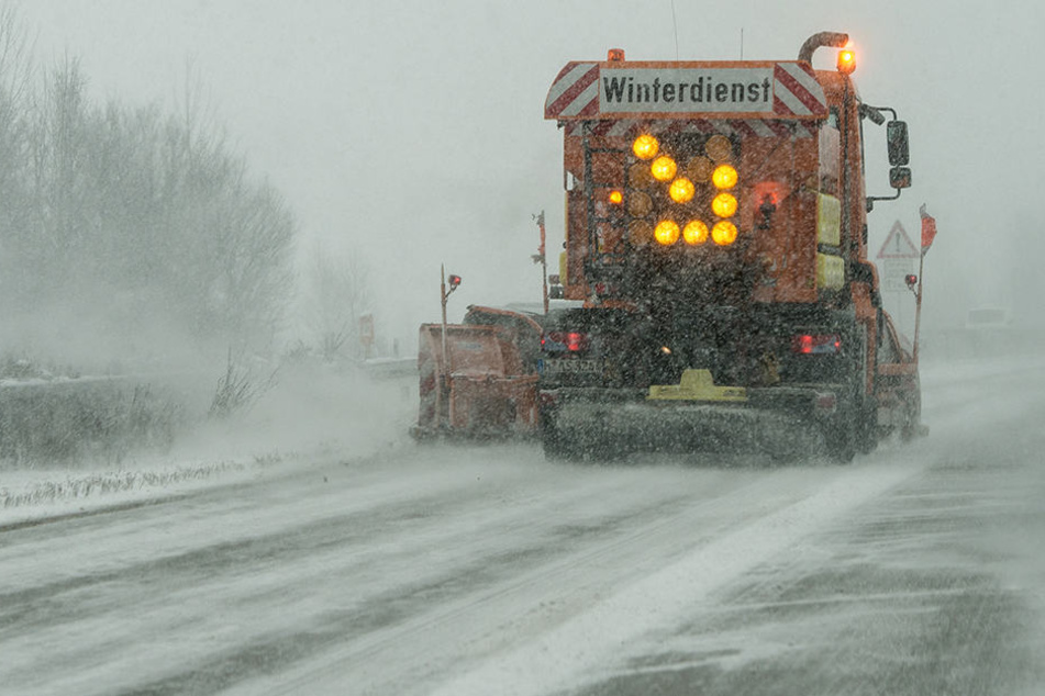 Der Winterdienst kümmert sich um die wichtigsten Straßen in der Region.