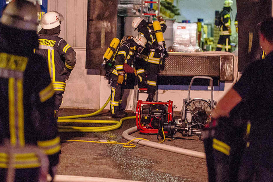 Die Feuerwehrmänner hatten den Brand schnell im Griff.