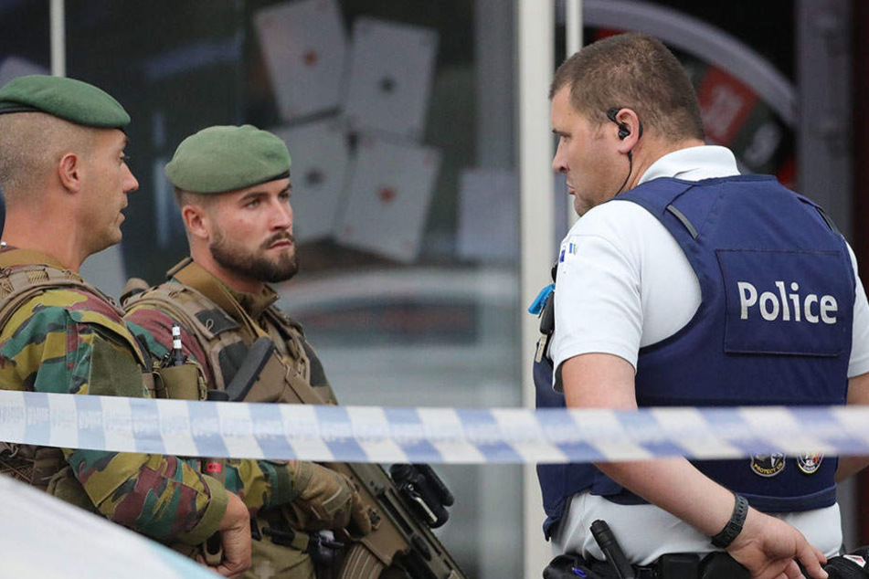 Dutzende Polizisten waren im Einsaz. Erst durch Schüsse ließ sich der Mann aufhalten.