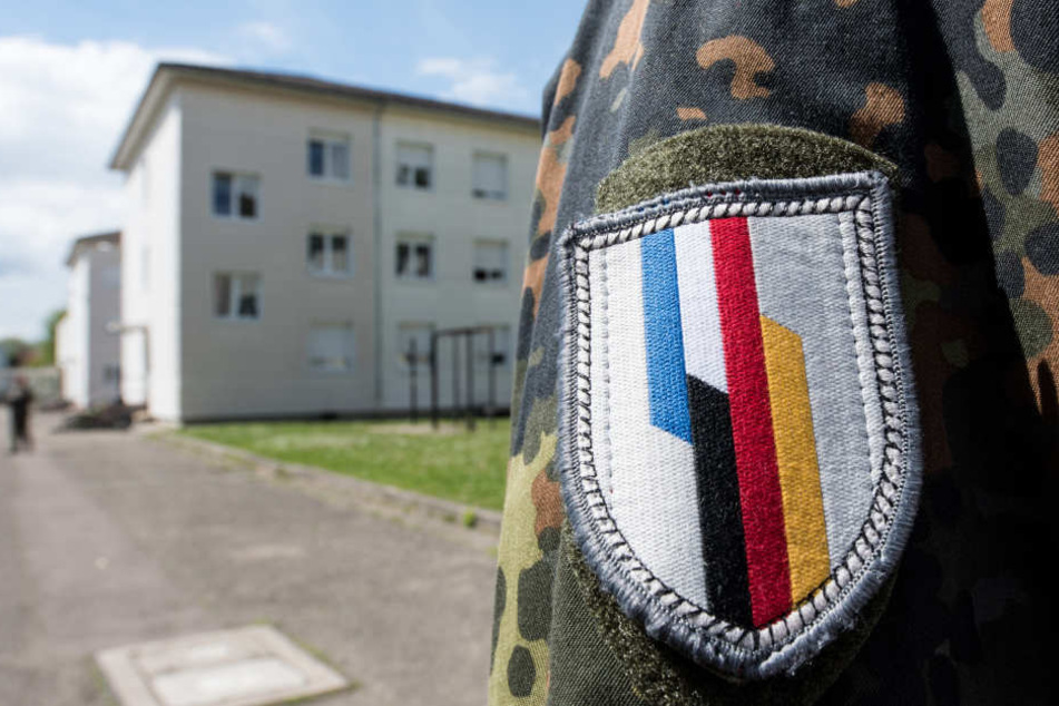 Franco A. hatte sich offenbar als Asylbewerber ausgegeben und einen Anschlag geplant. (Symbolbild)