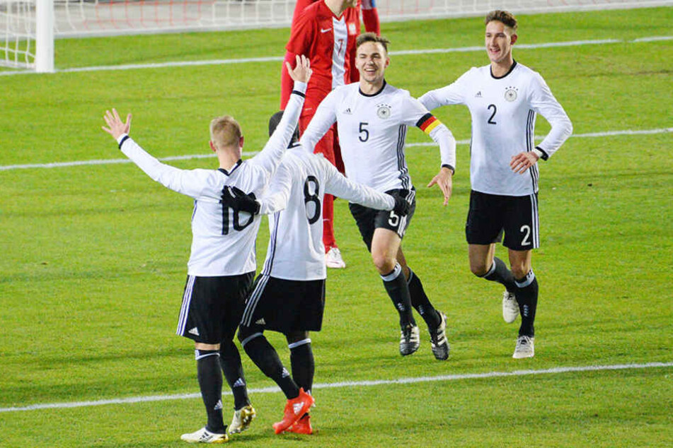 Fühlten sich wohl im brandneuen Zwickauer Stadion: Die DFB-U20-Spieler.
