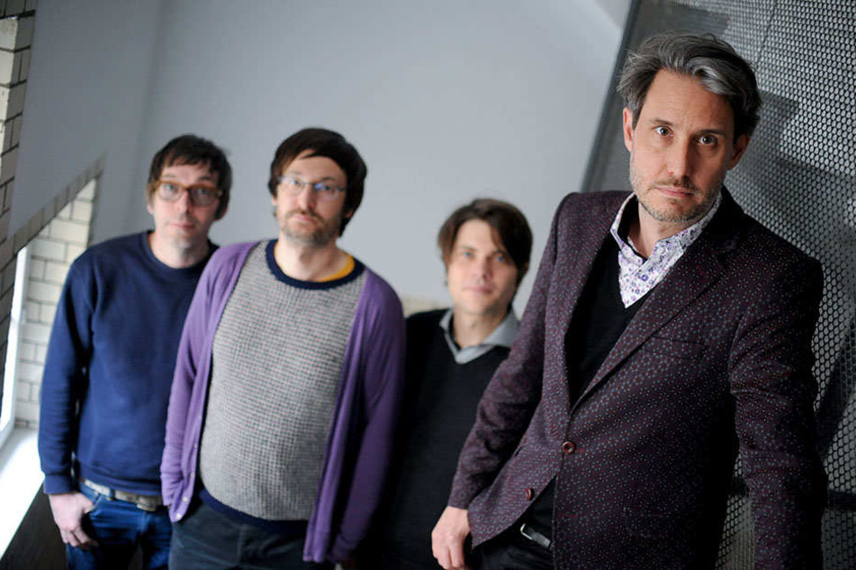 v.l.: Gitarrist und Keyboarder Rick McPhail, Schlagzeuger Arne Zank, Bassist Jan Müller und der Sänger Dirk von Lowtzow.