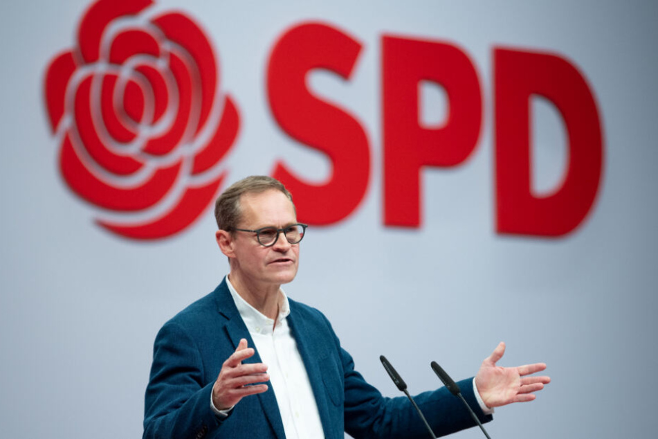 Michael Müller (SPD, Regierender Bürgermeister von Berlin, spricht beim SPD-Bundesparteitag das Grußwort.