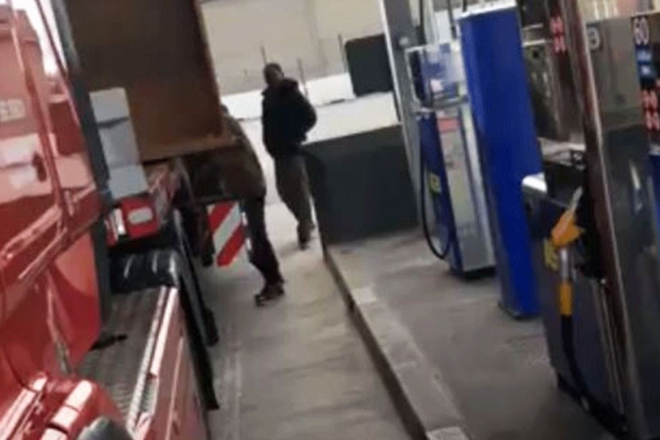 Ryan Ledgister sah genau, dass die Männer bei ihm "an Bord" gingen.