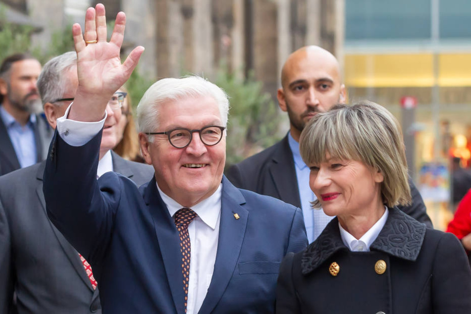 OB Barbara Ludwig (56, SPD) begrüßte Bundespräsident Frank-Walter Steinmeier (62, SPD) vor dem Rathaus.