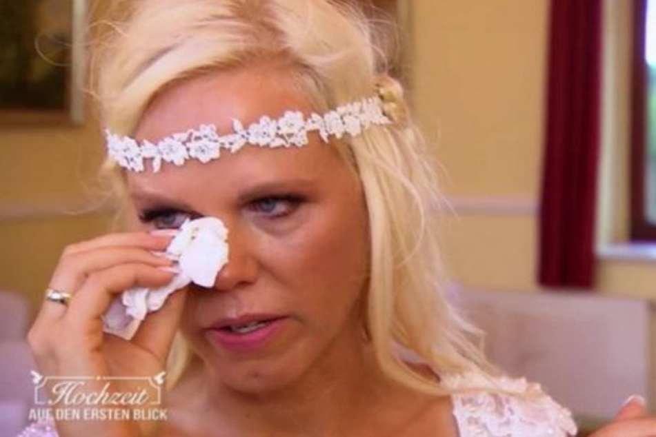 Tamara (45) kommen schon beim Ja-Wort die Tränen, jedoch nicht vor Freude.