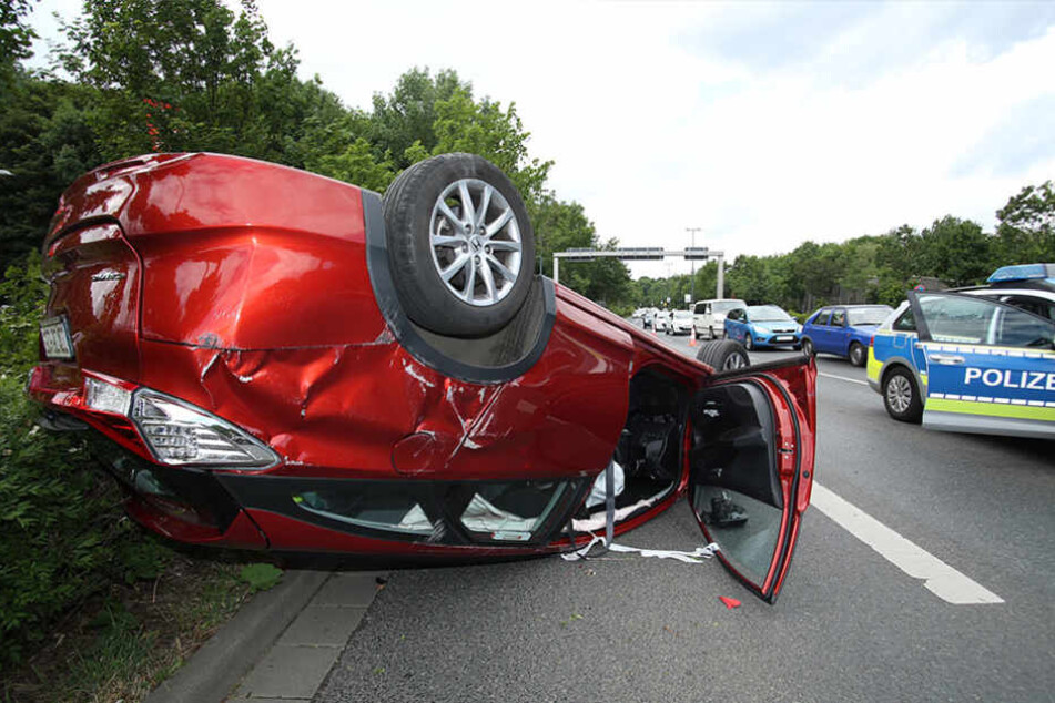 Auf der Dohnaer Straße überschlug sich am Freitagnachmittag ein Hondafahrer mit seinem Wagen.